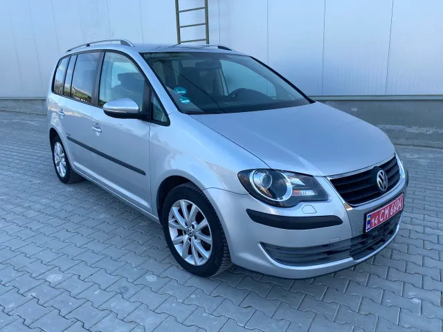 Volkswagen Touran - фото 2