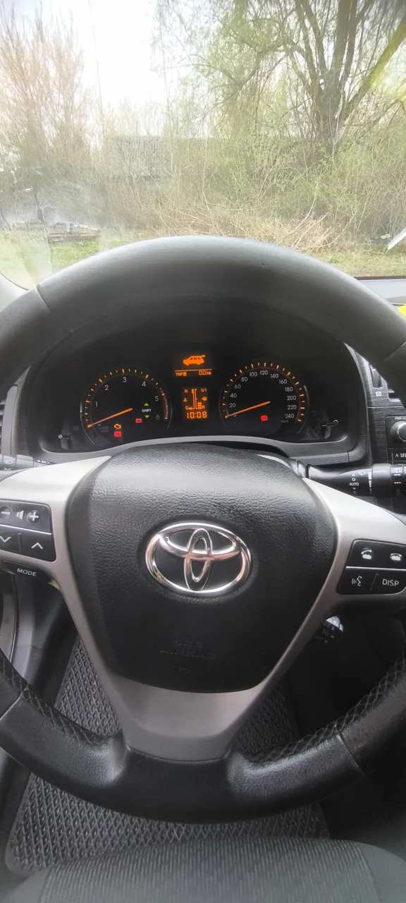 Toyota Avensis - фото 11