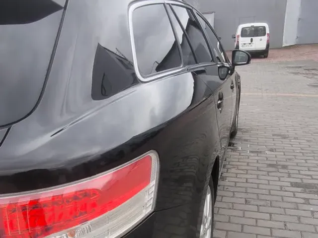 Toyota Avensis - фото 5