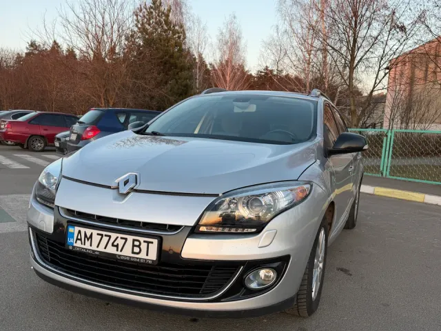 Renault Megane - фото 1