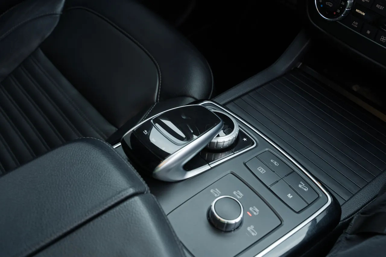 Mercedes-Benz GLE - фото 39