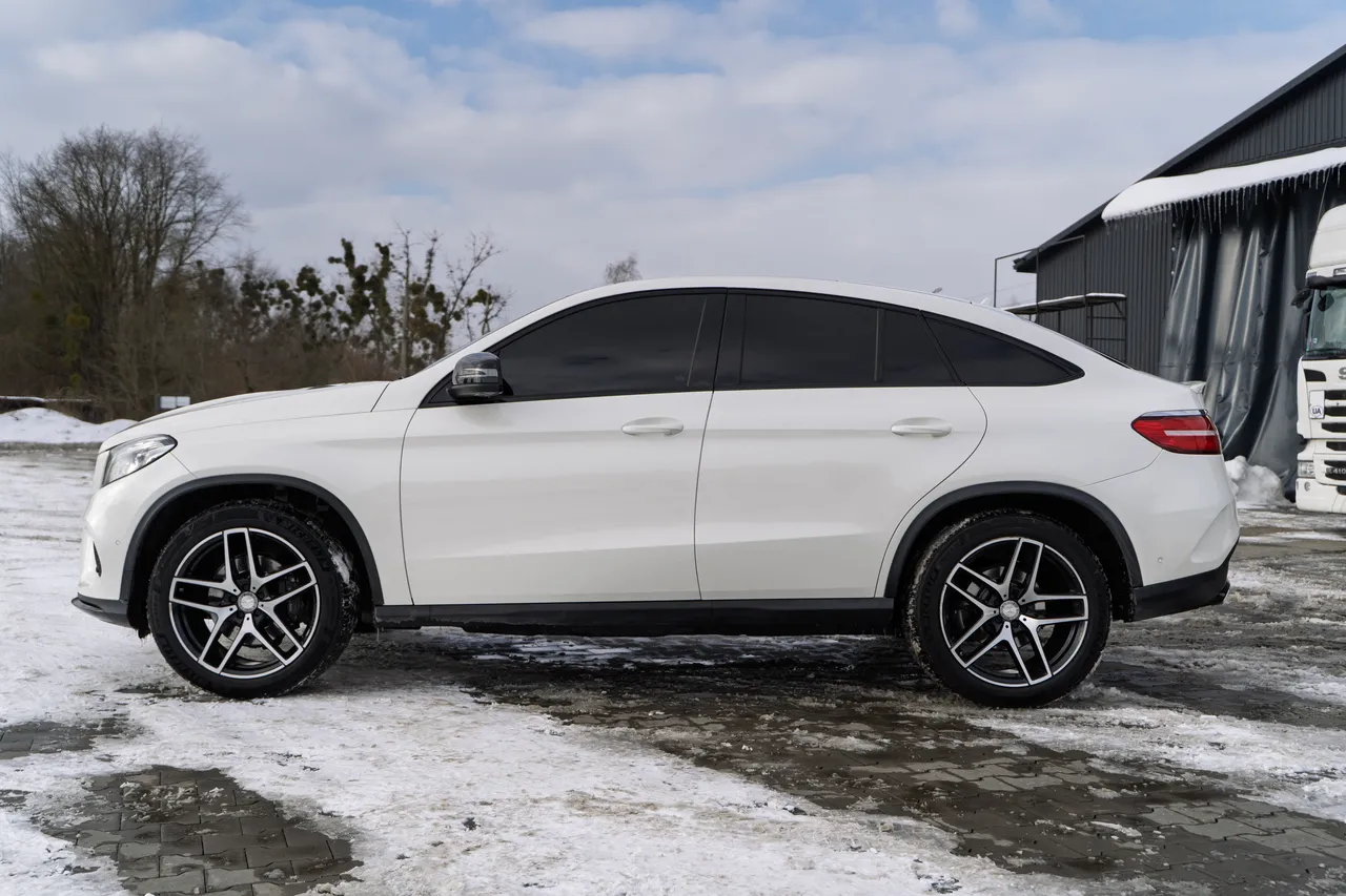 Mercedes-Benz GLE - фото 11