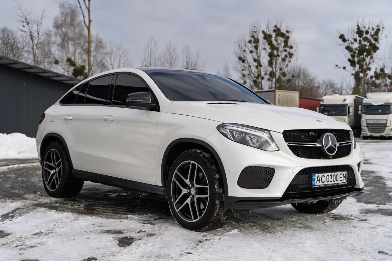 Mercedes-Benz GLE - фото 1