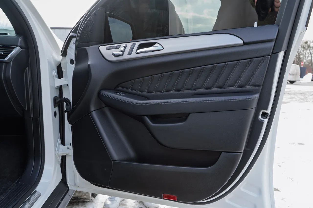 Mercedes-Benz GLE - фото 41