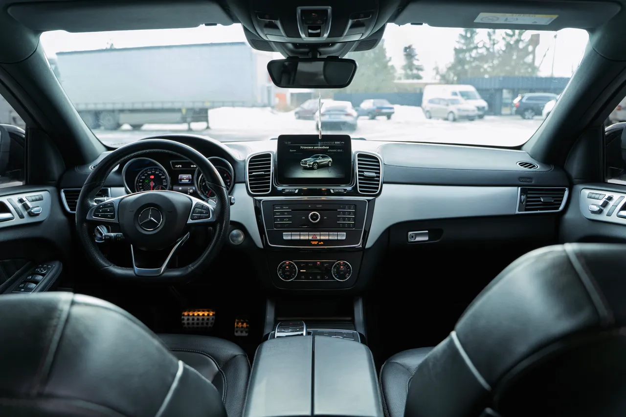 Mercedes-Benz GLE - фото 42