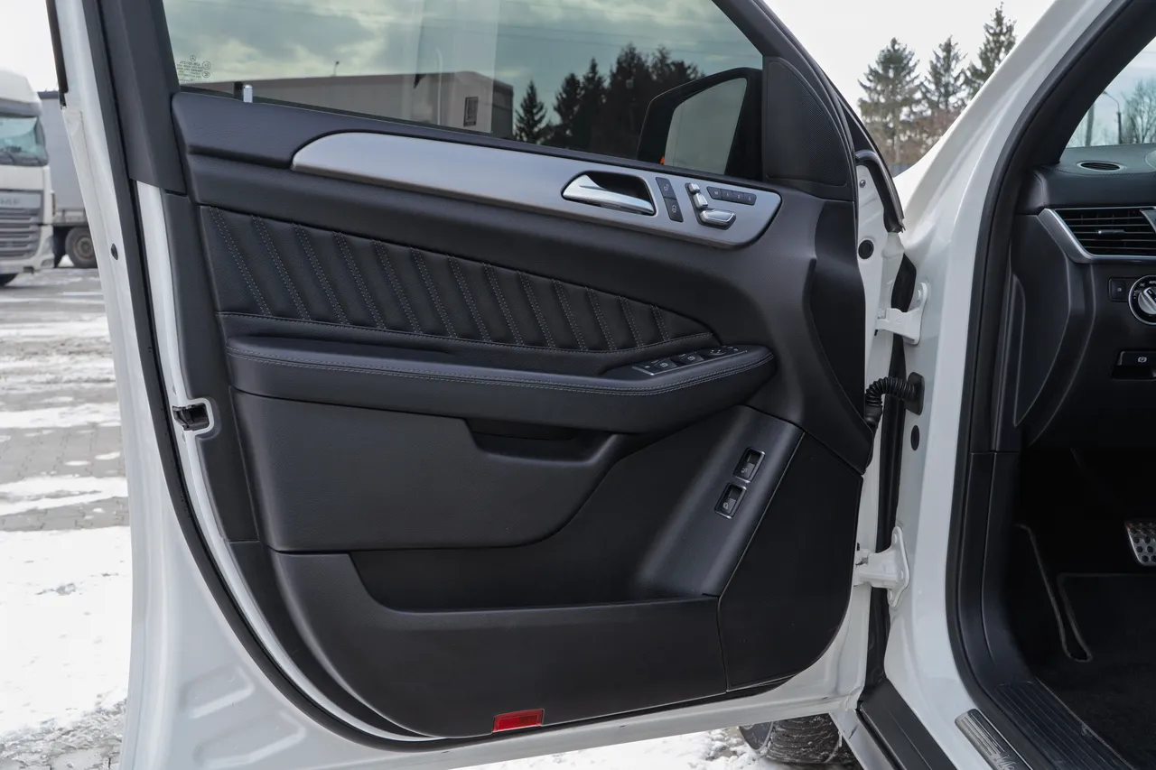 Mercedes-Benz GLE - фото 15