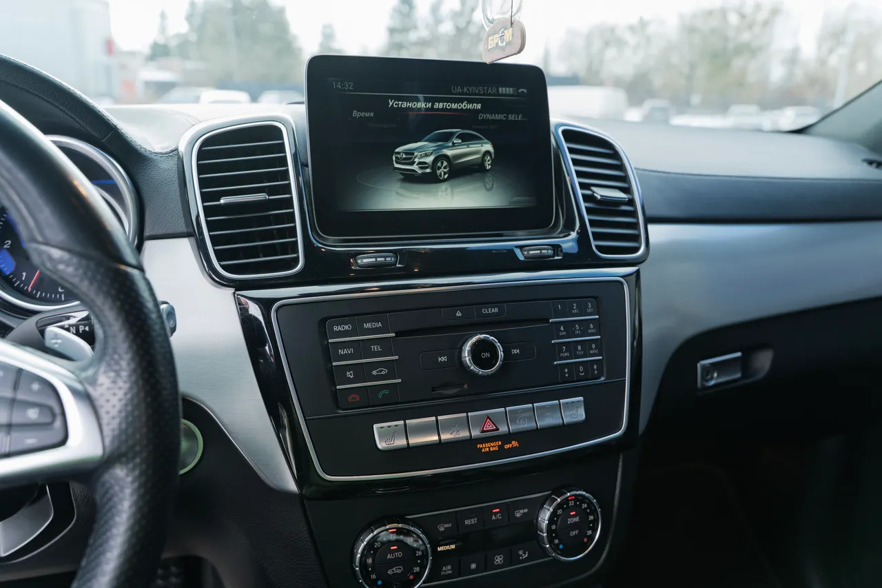 Mercedes-Benz GLE - фото 26