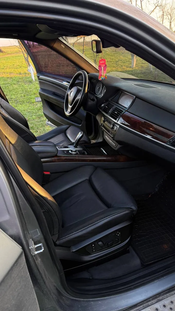BMW X5 - фото 12