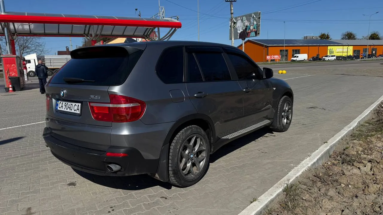 BMW X5 - фото 7