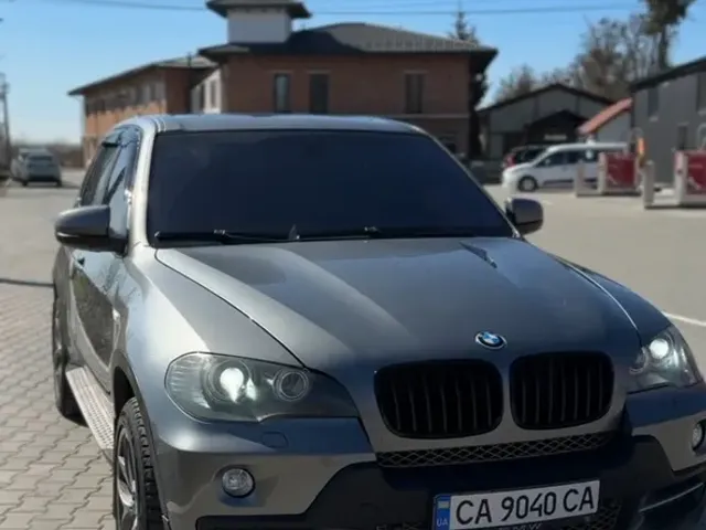 BMW X5 - фото 1
