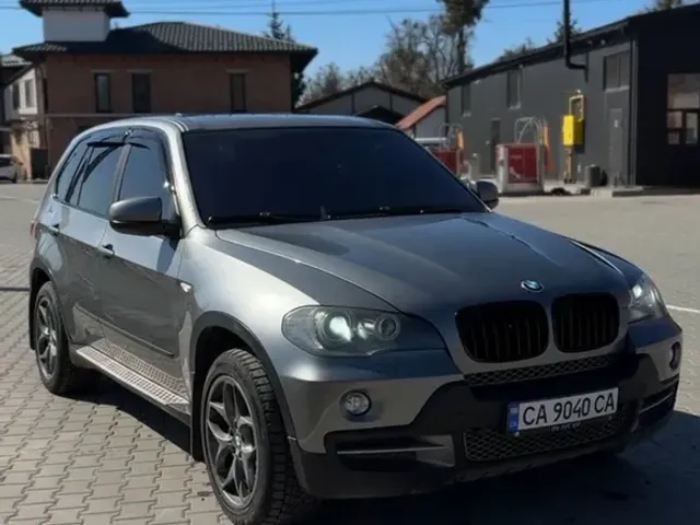 BMW X5 - фото 2
