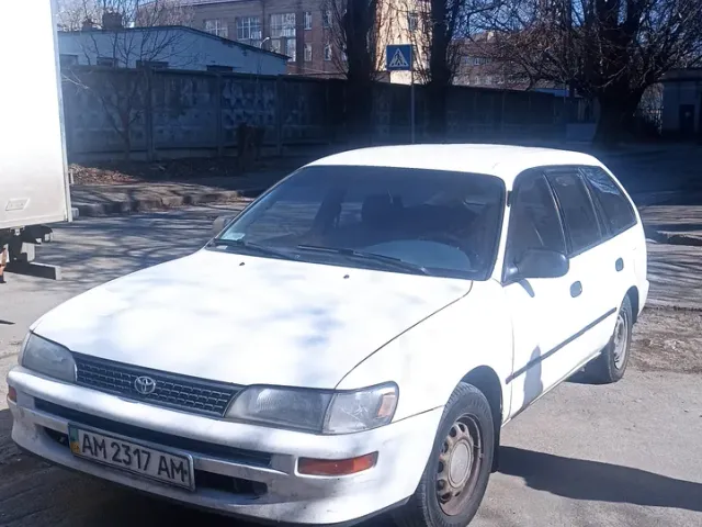 Toyota Corolla - фото 1