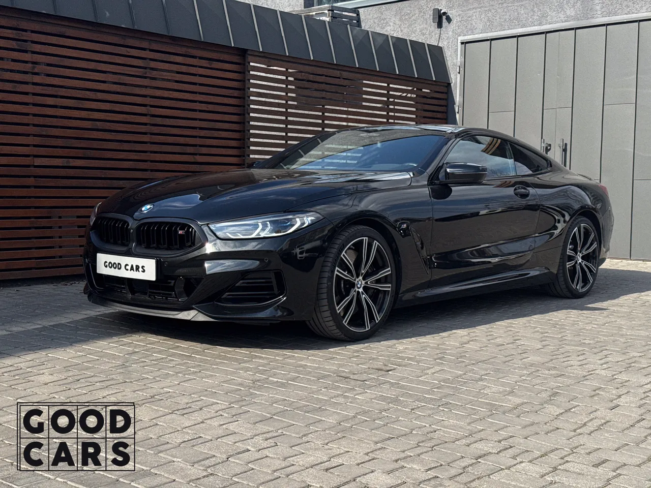 BMW 8 серії - фото 3