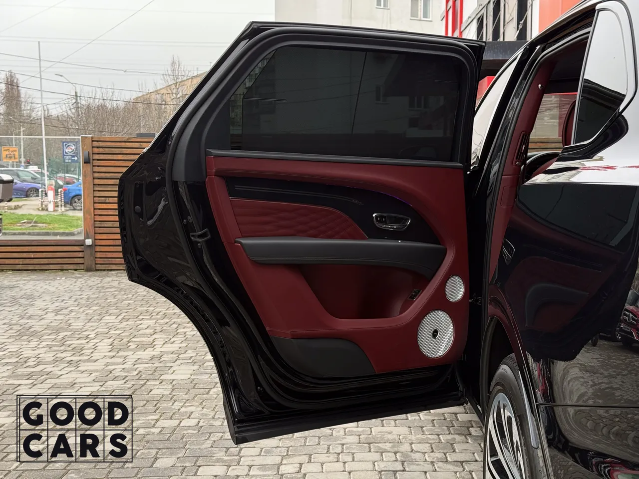 Bentley Bentayga - фото 30