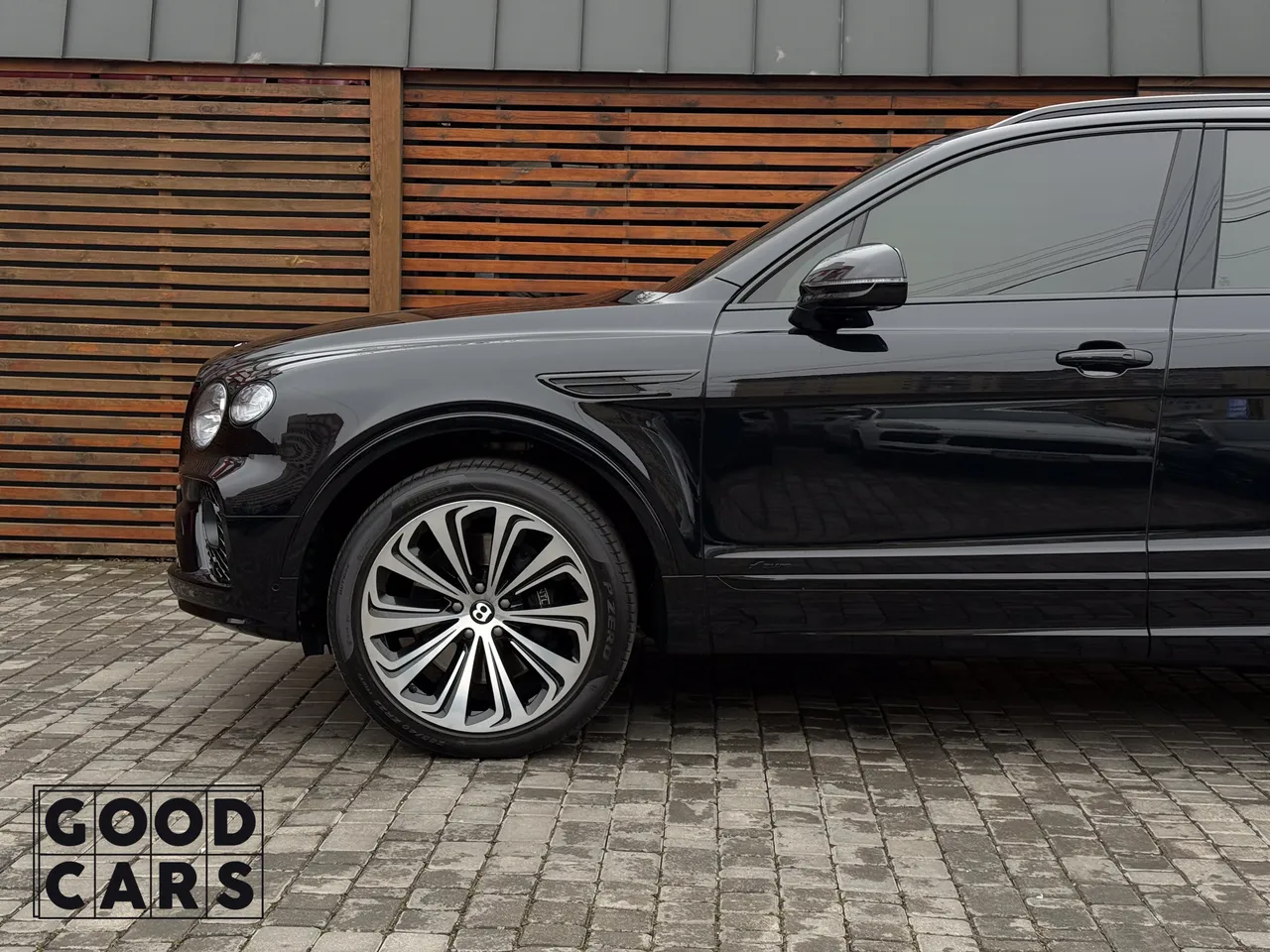 Bentley Bentayga - фото 17