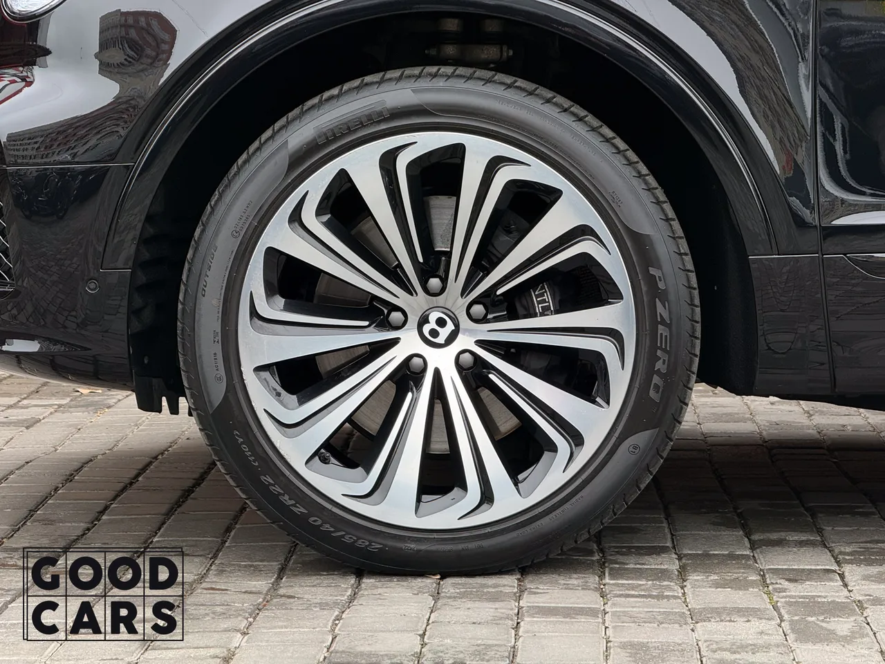 Bentley Bentayga - фото 18