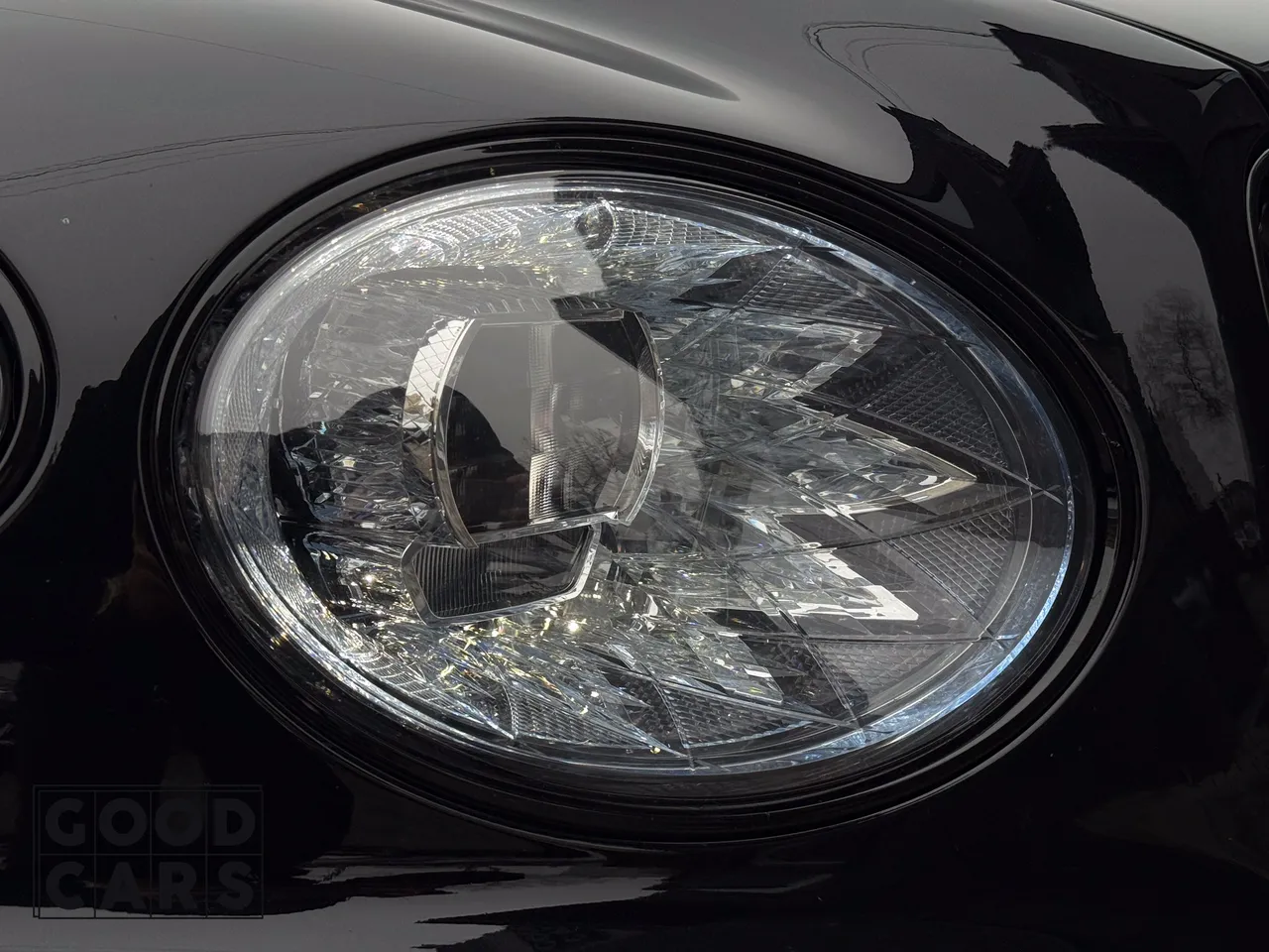 Bentley Bentayga - фото 11