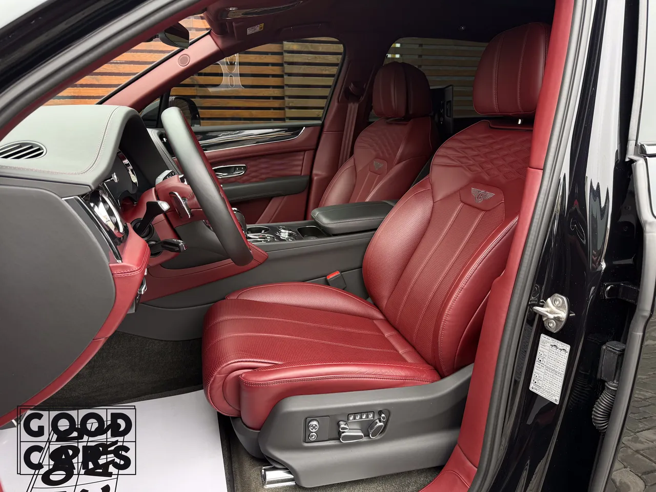 Bentley Bentayga - фото 26