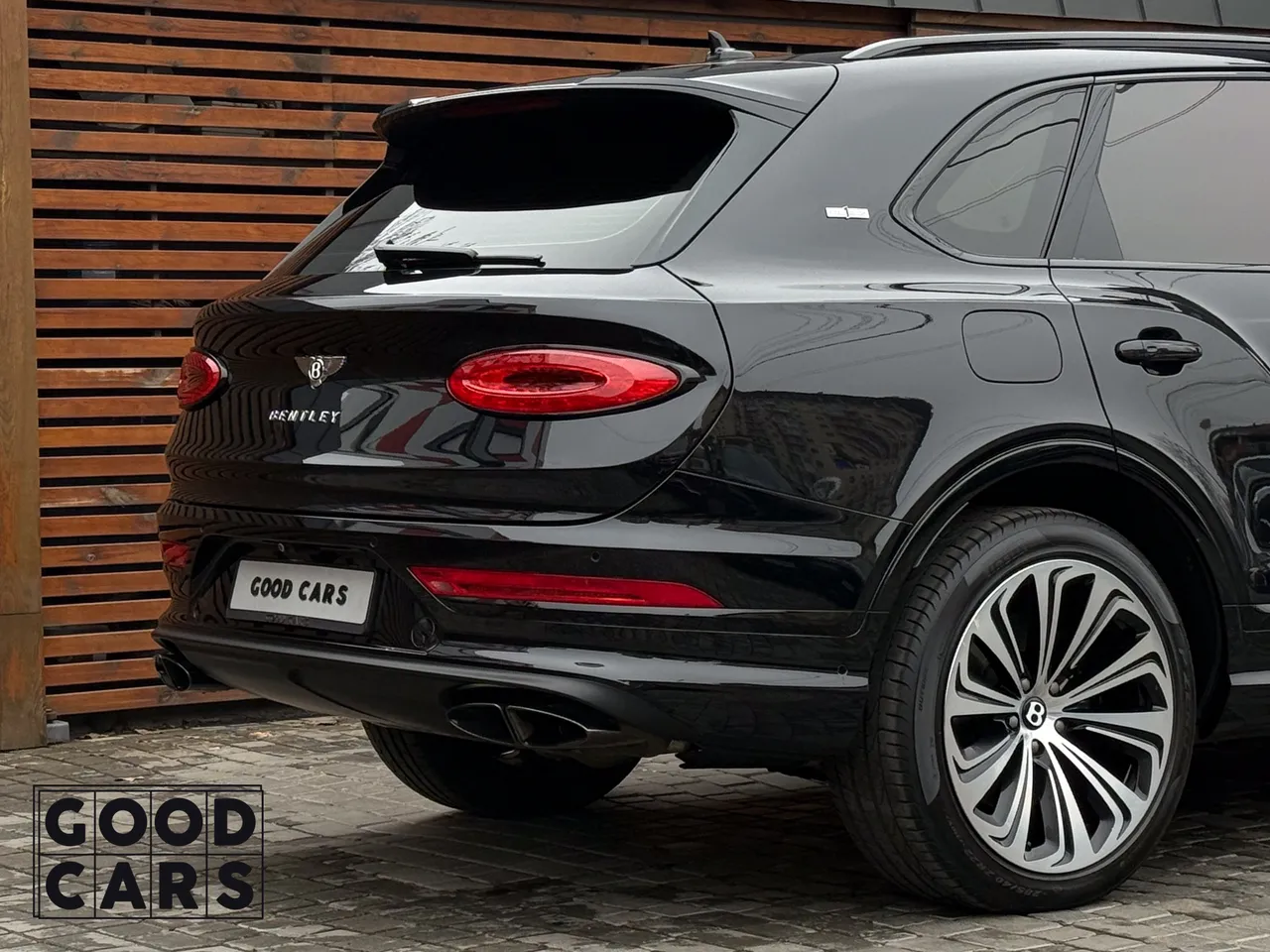 Bentley Bentayga - фото 15