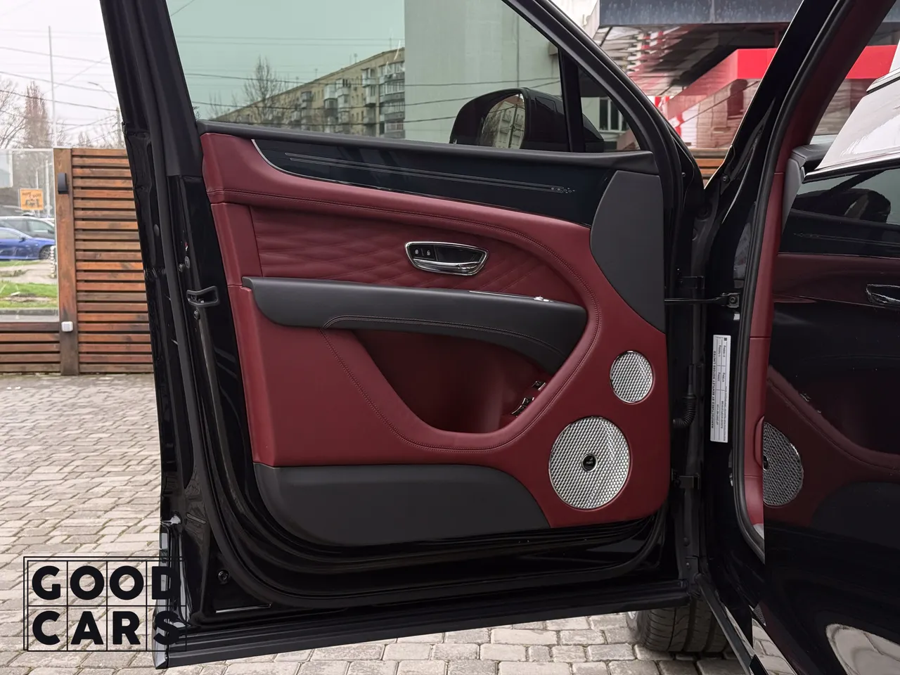 Bentley Bentayga - фото 21