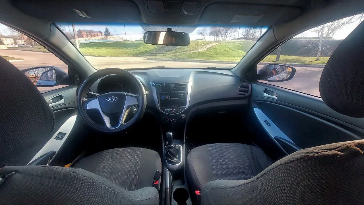 Hyundai Accent - фото 4