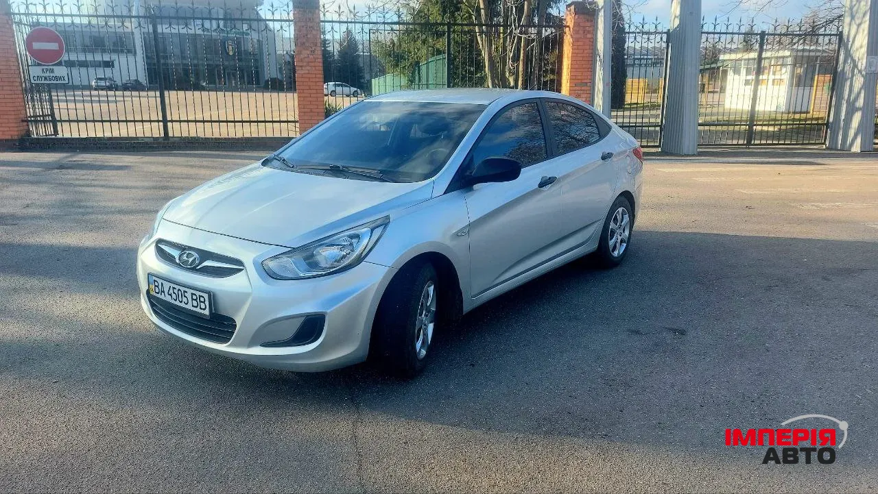 Hyundai Accent - фото 1