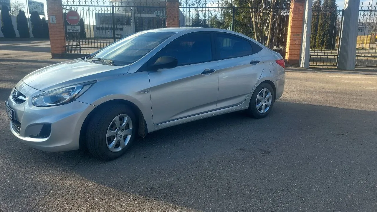 Hyundai Accent - фото 2