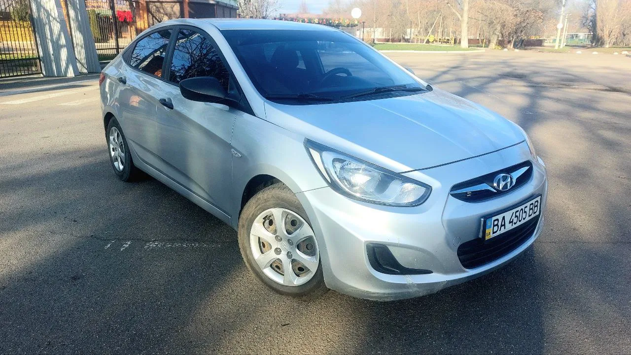 Hyundai Accent - фото 5