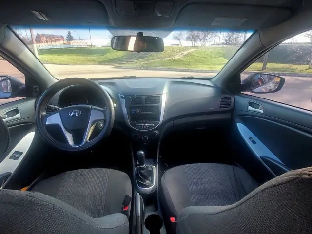 Hyundai Accent - фото 4