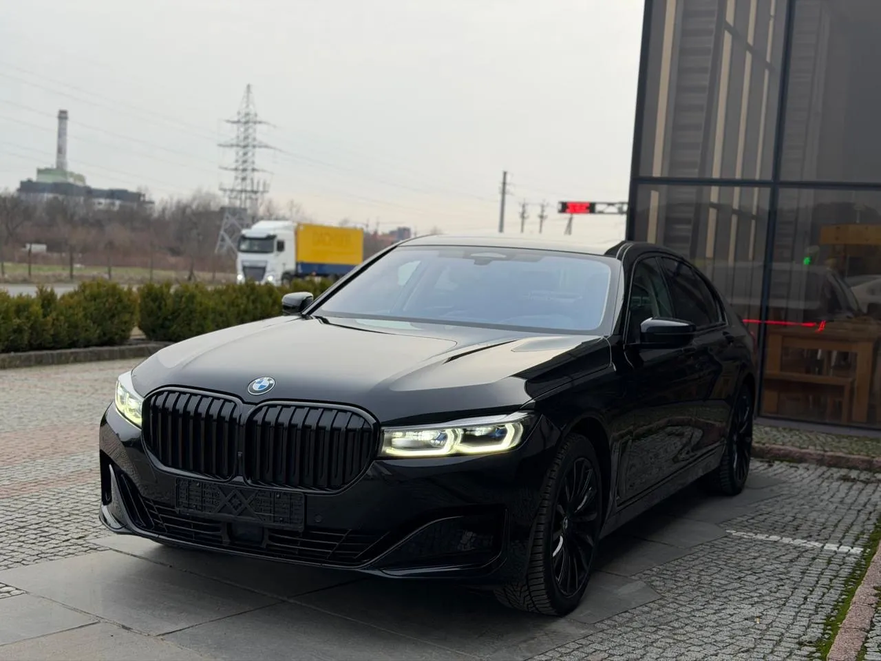 BMW 7 серії - фото 1