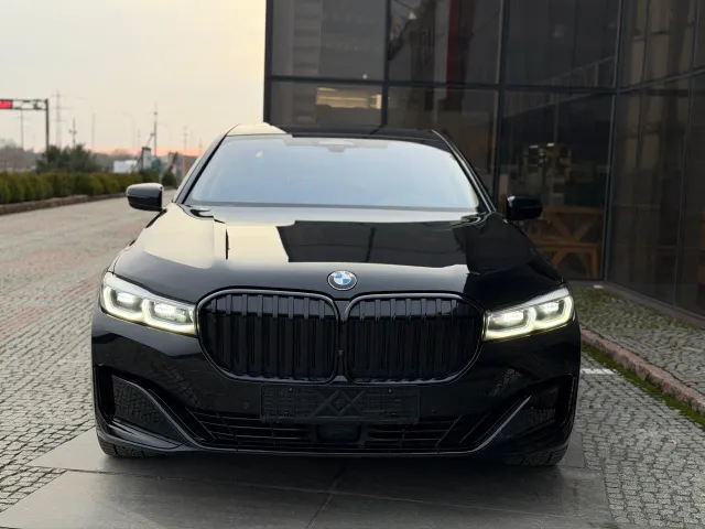 BMW 7 серії - фото 2