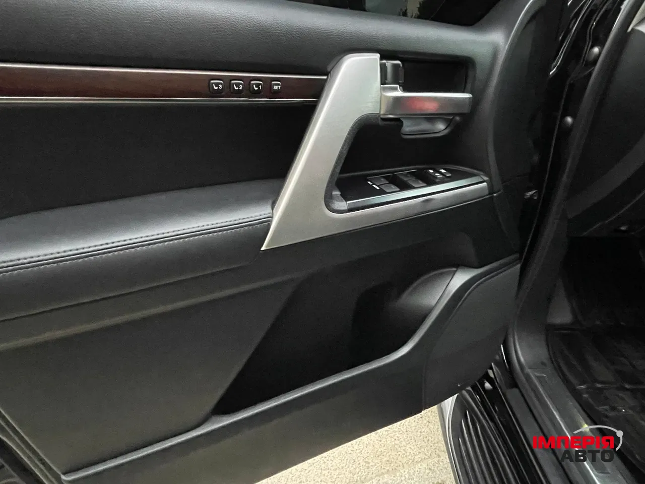 Toyota Land Cruiser - фото 12