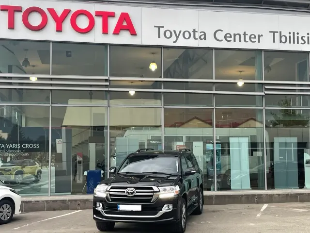 Toyota Land Cruiser - фото 1