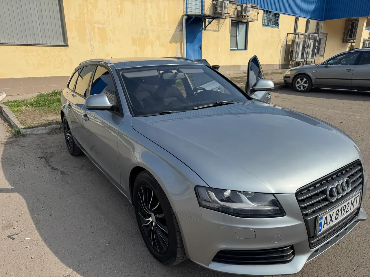 Audi A4 - фото 15