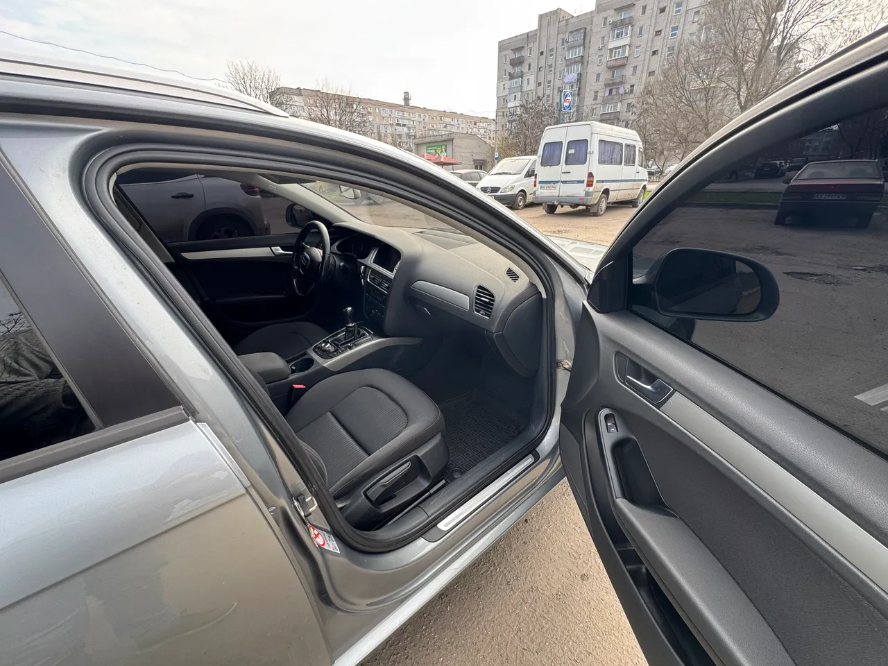 Audi A4 - фото 16