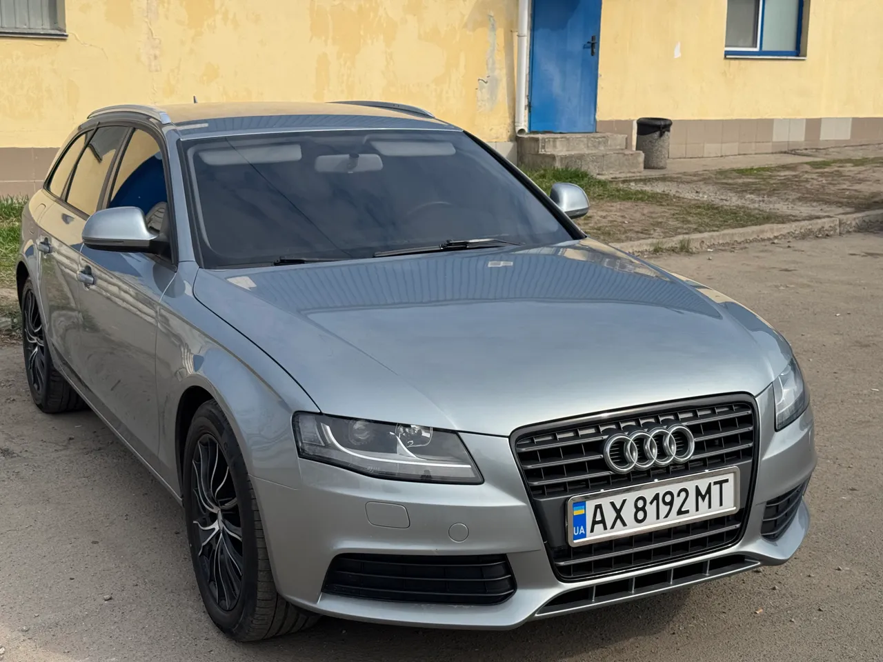 Audi A4 - фото 4