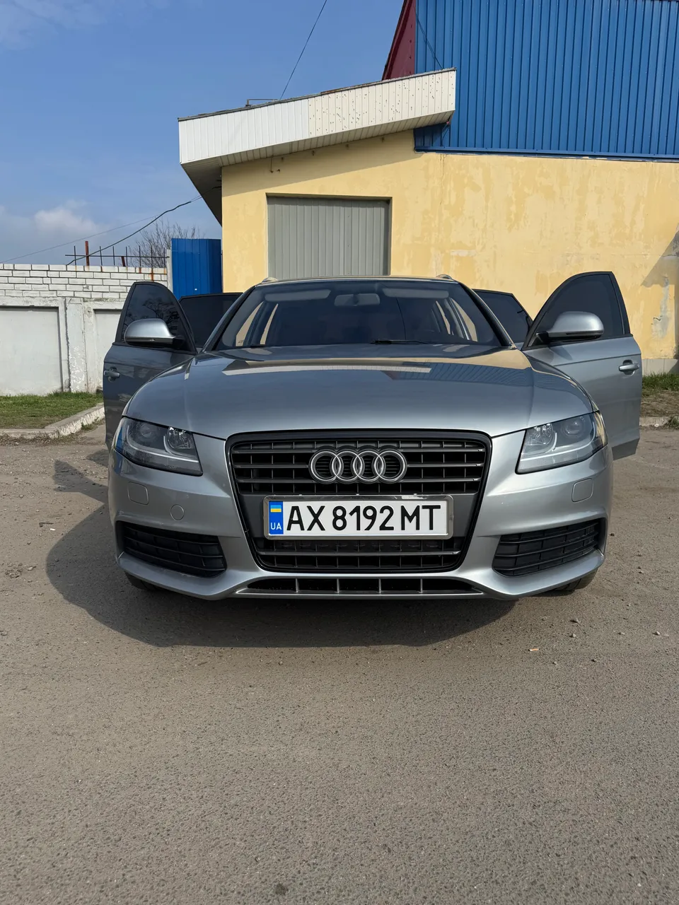 Audi A4 - фото 6
