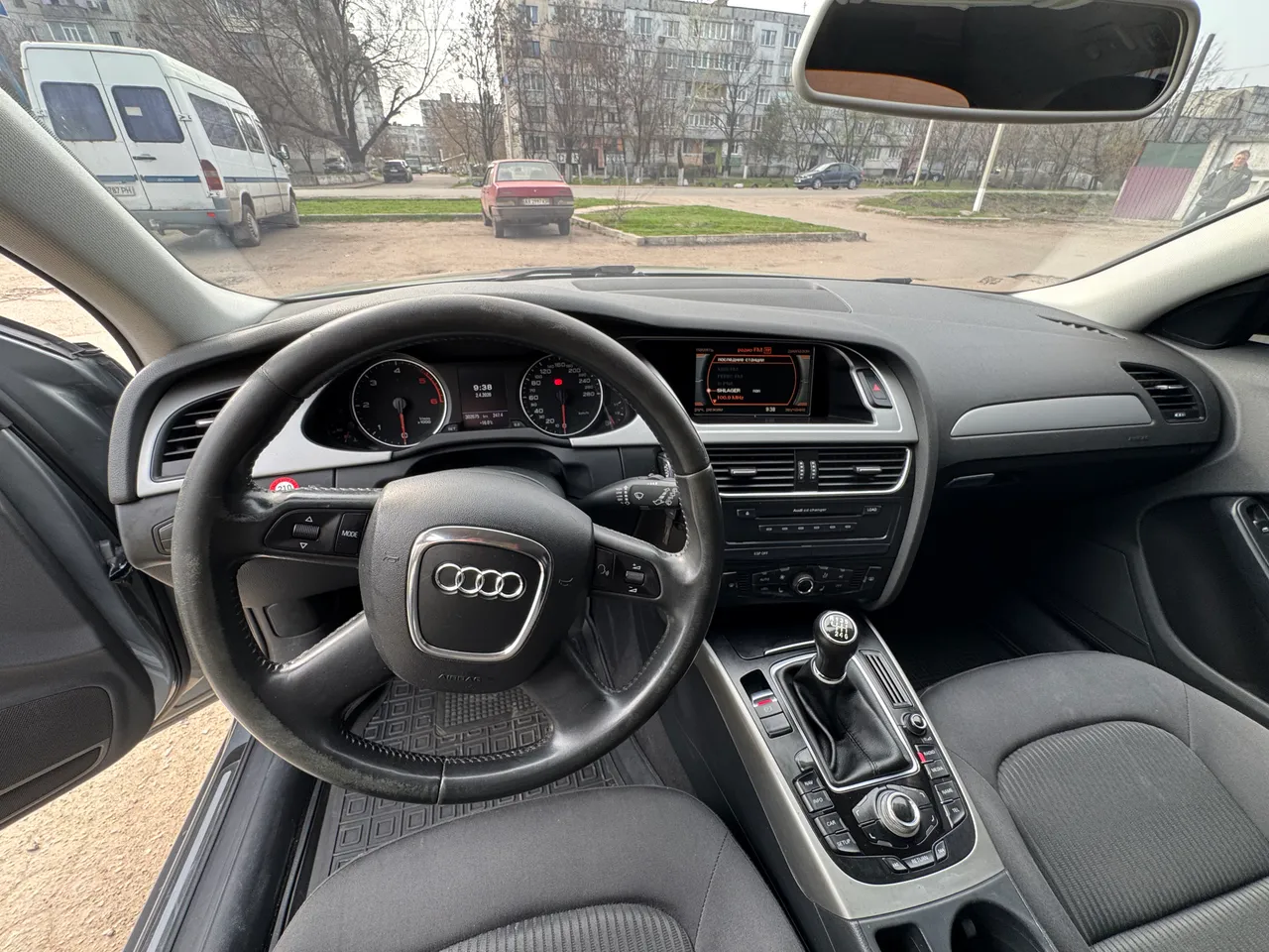 Audi A4 - фото 22
