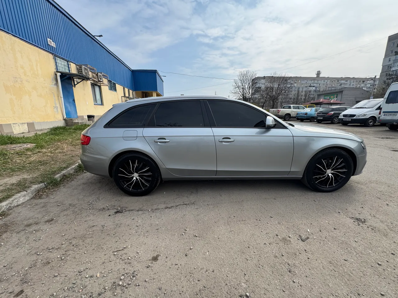 Audi A4 - фото 12