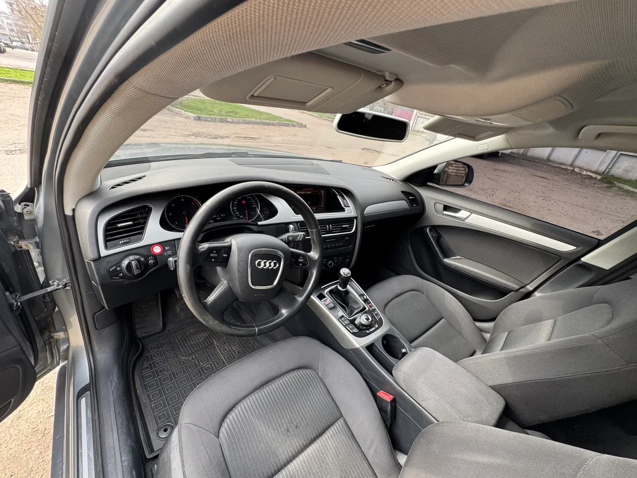 Audi A4 - фото 21