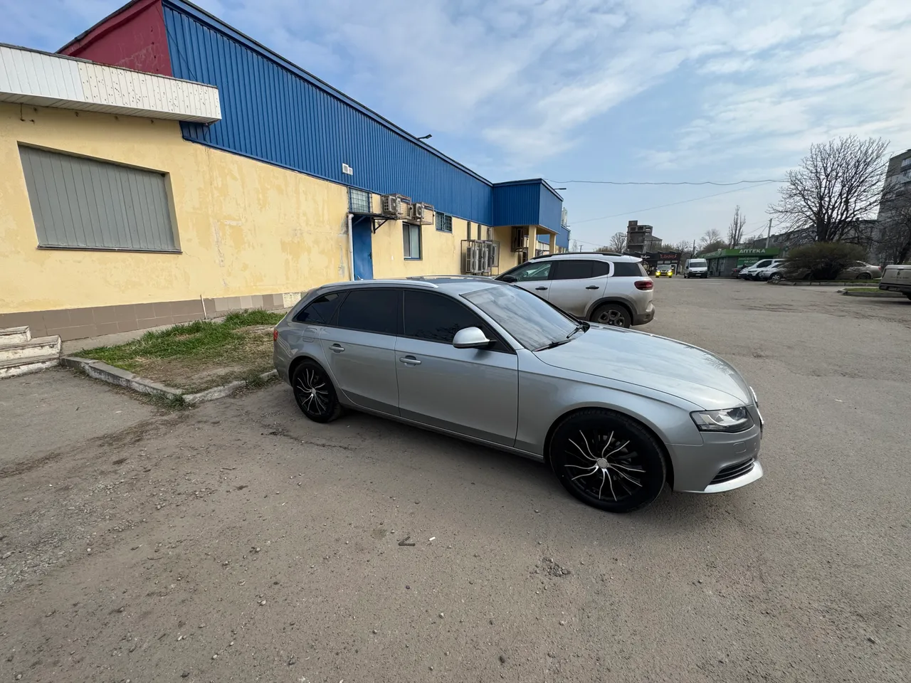Audi A4 - фото 13