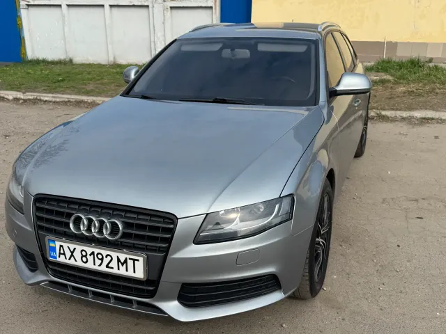 Audi A4 - фото 1