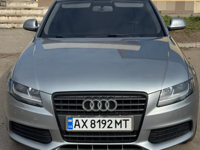 Audi A4 - фото 5