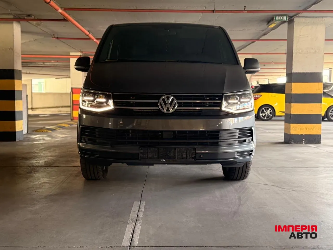 Volkswagen Multivan - фото 2