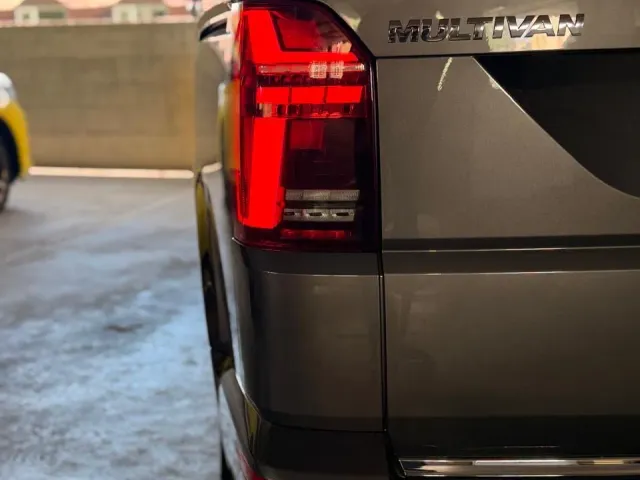 Volkswagen Multivan - фото 3