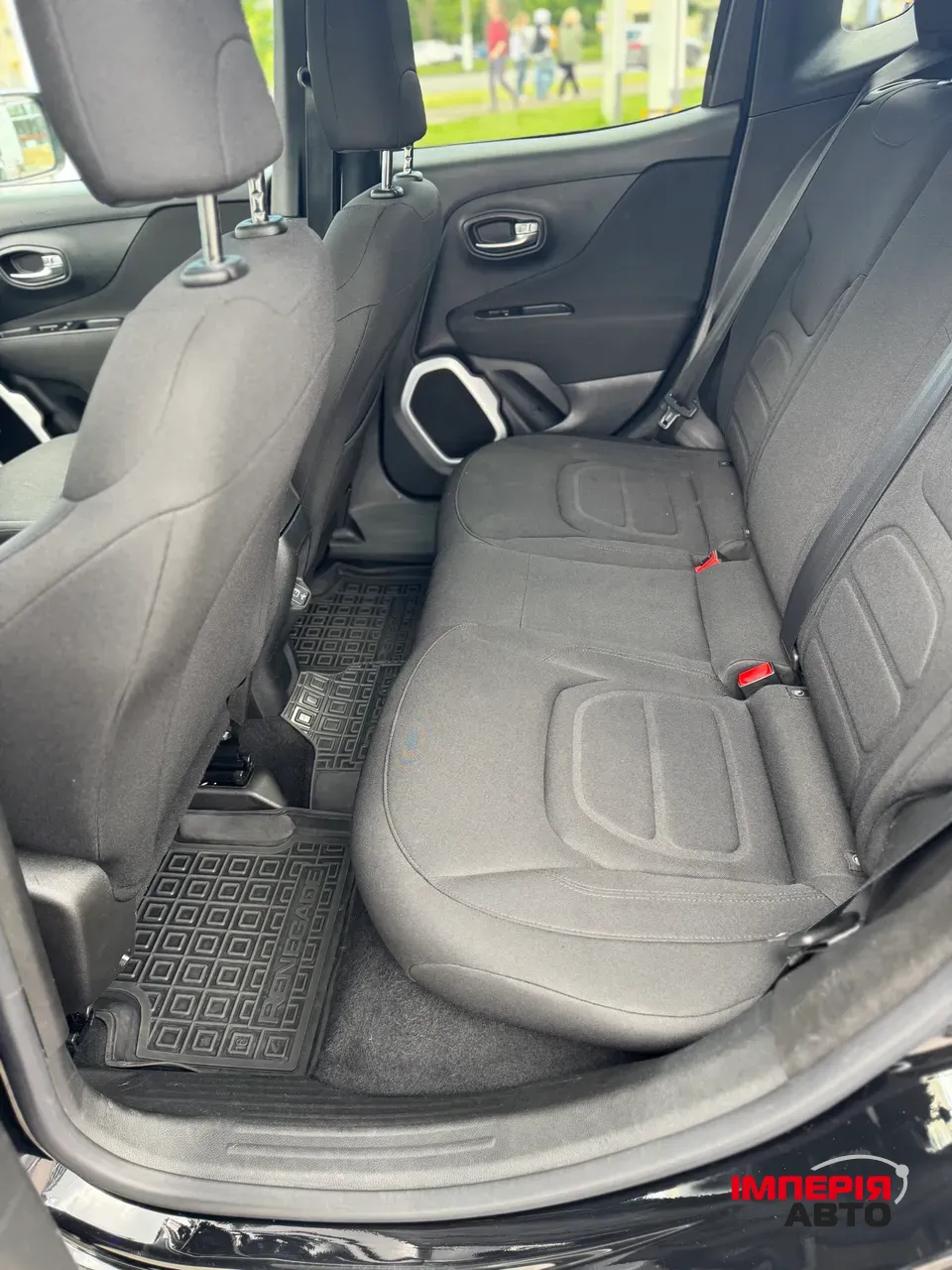 Jeep Renegade - фото 8