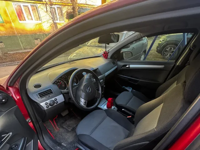 Opel Astra - фото 3