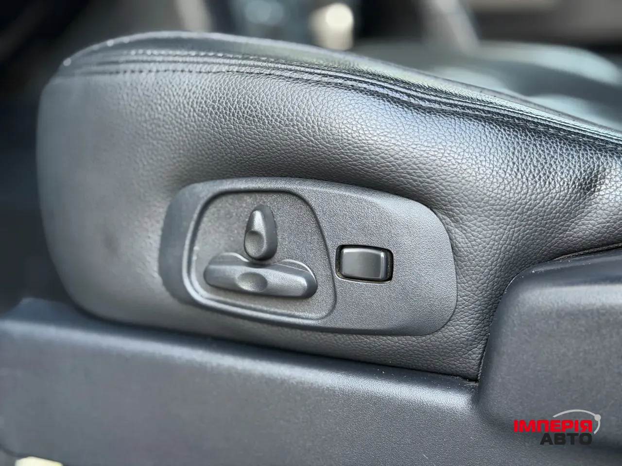 Mitsubishi Pajero - фото 11