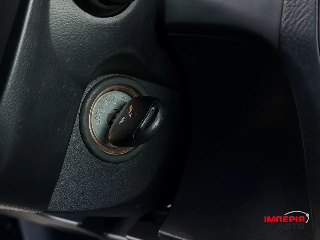 Mitsubishi Pajero - фото 23