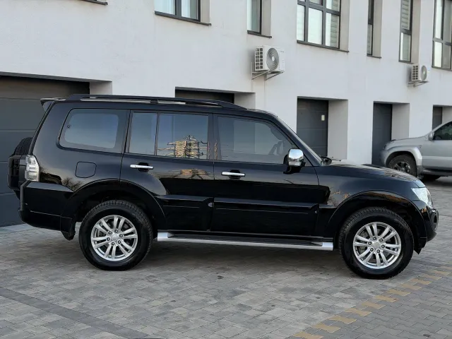 Mitsubishi Pajero - фото 5